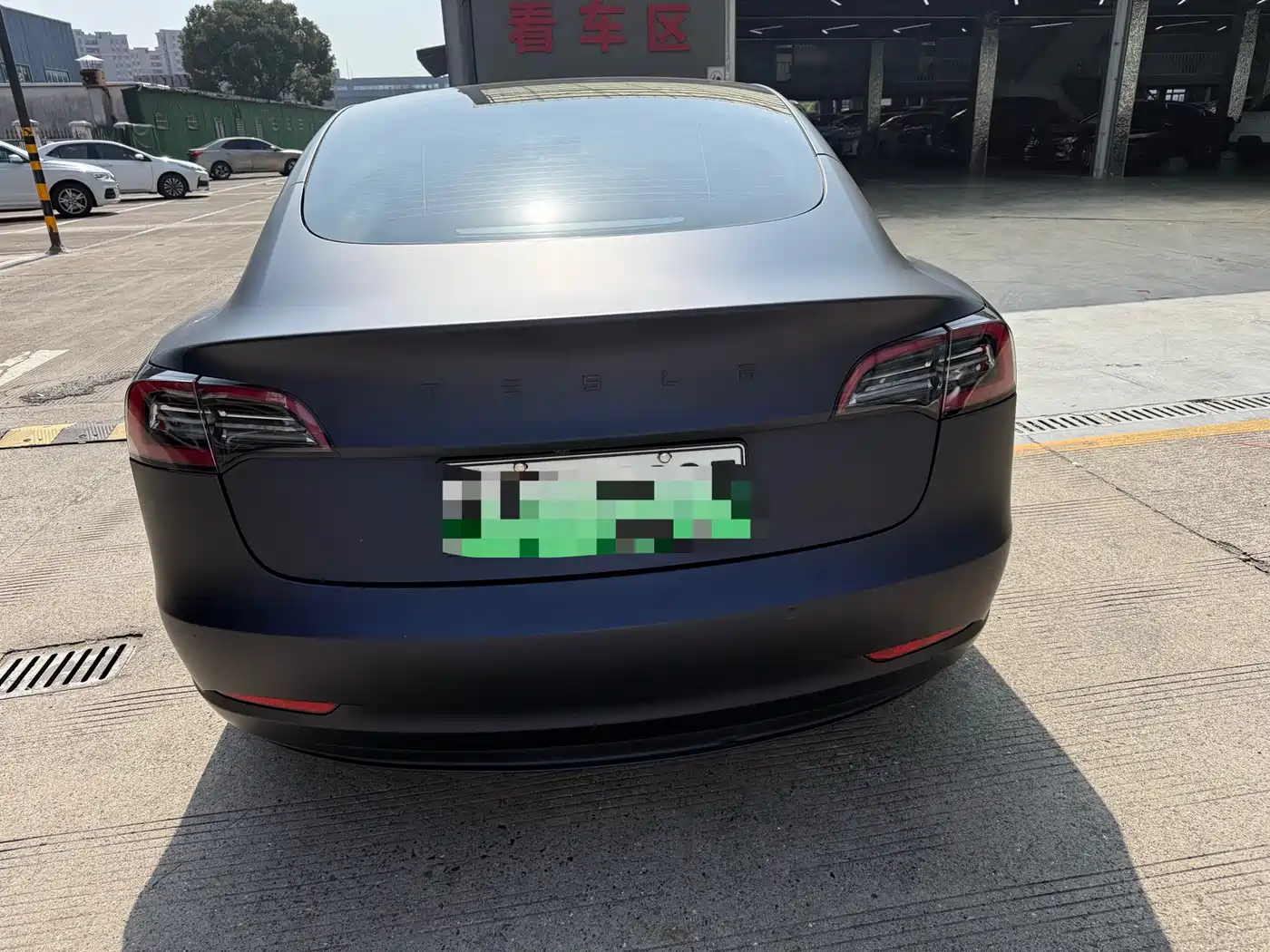 TESLA MODEL 3