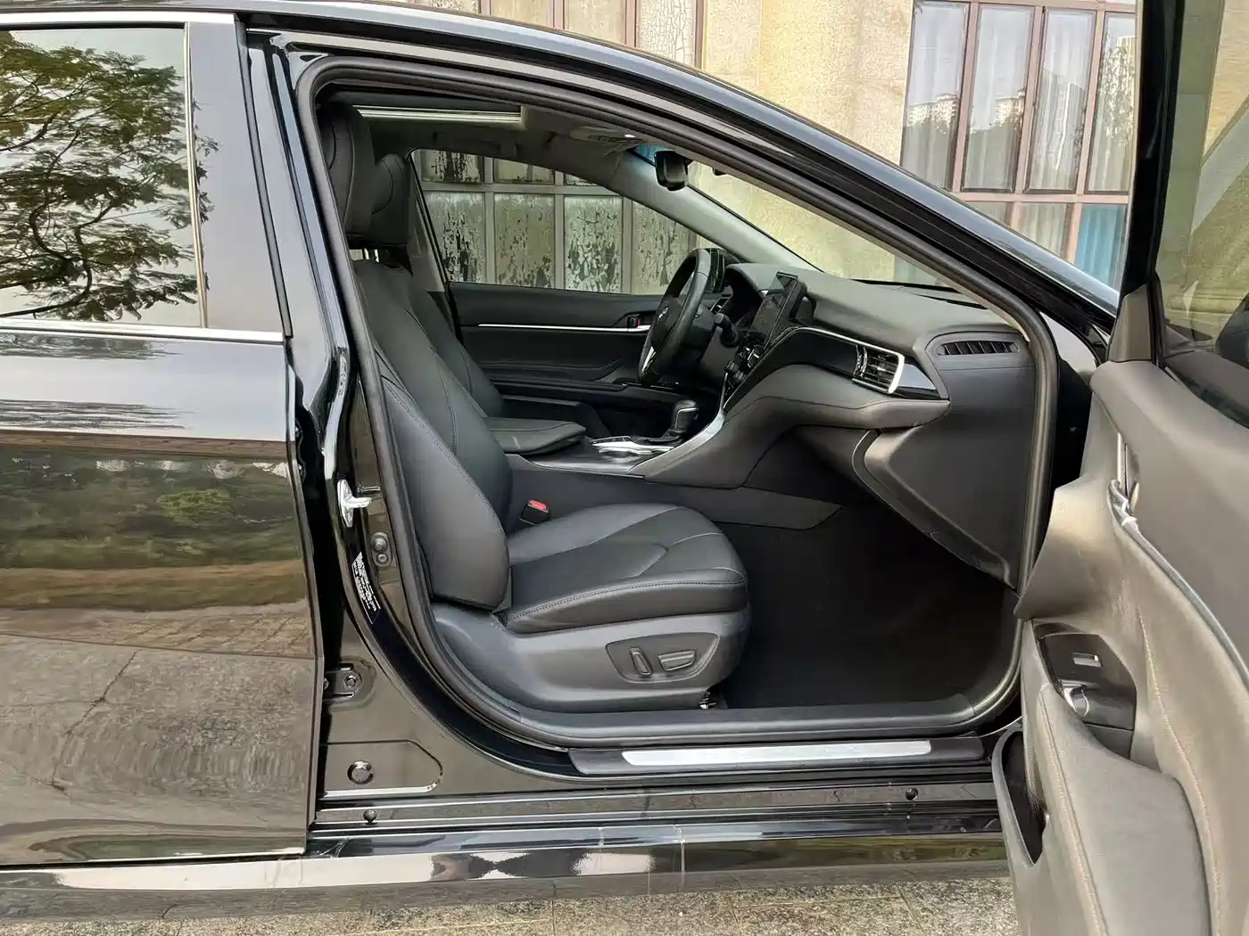 Toyota Camry 2021 2.5G Luxury Edition фото 16