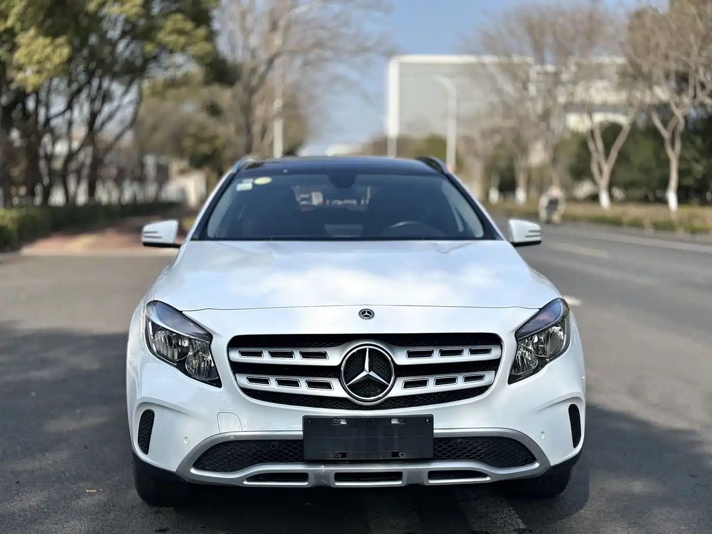 MERCEDES-BENZ GLA
