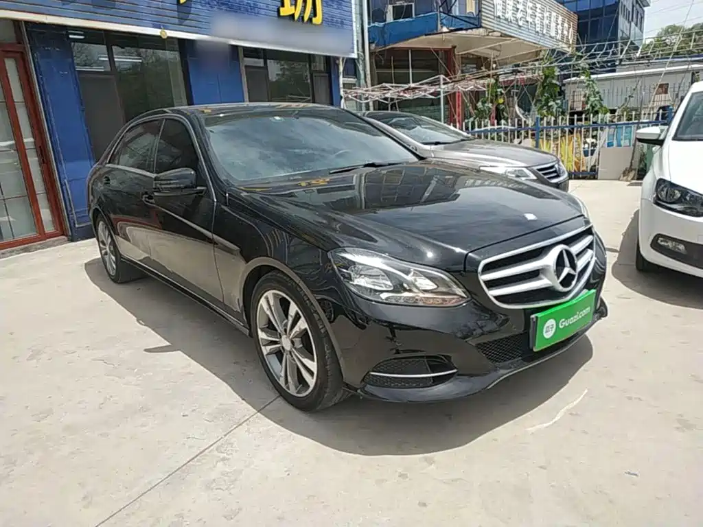صورة 4 - Mercedes-Benz E-Class