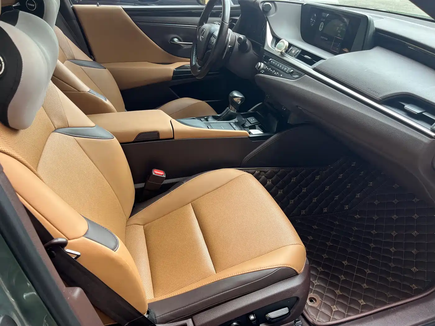 Lexus ES 2021 200 Excellence Edition фото 12