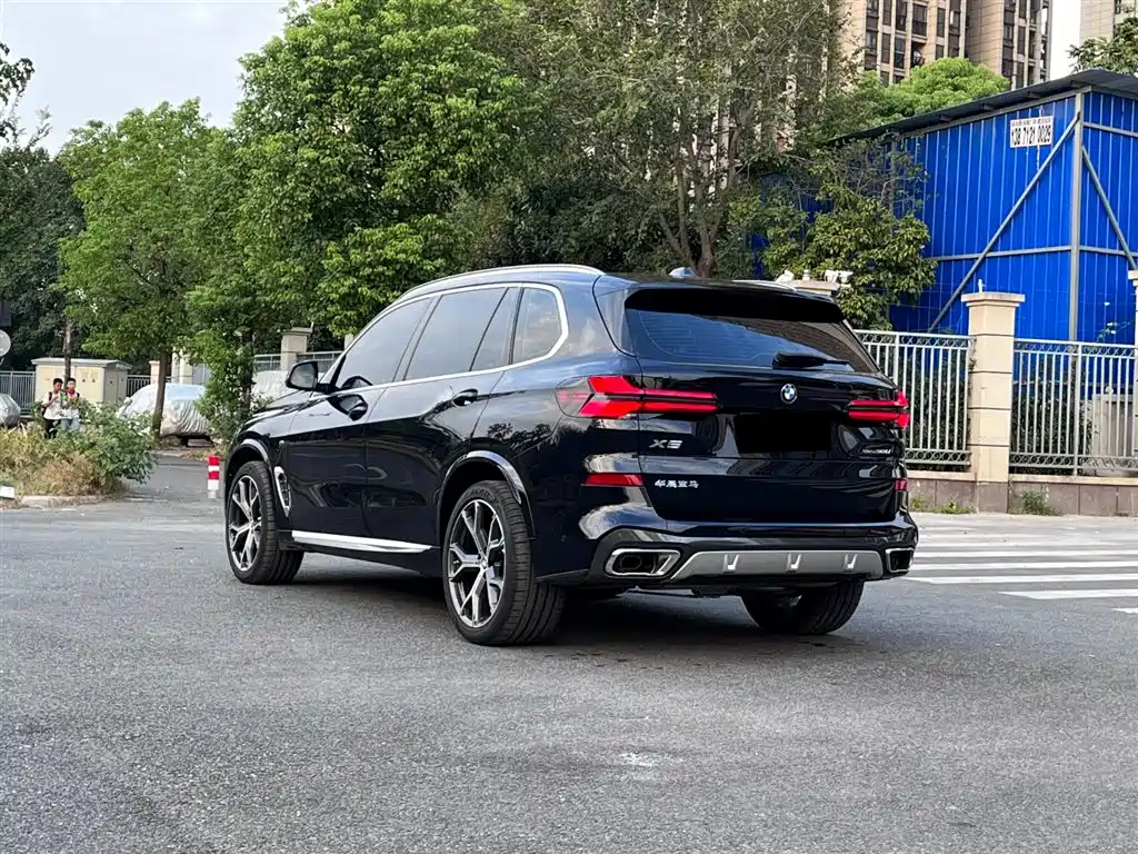 BMW X5 2023 xDrive 30Li Premium M Sport Package фото 14