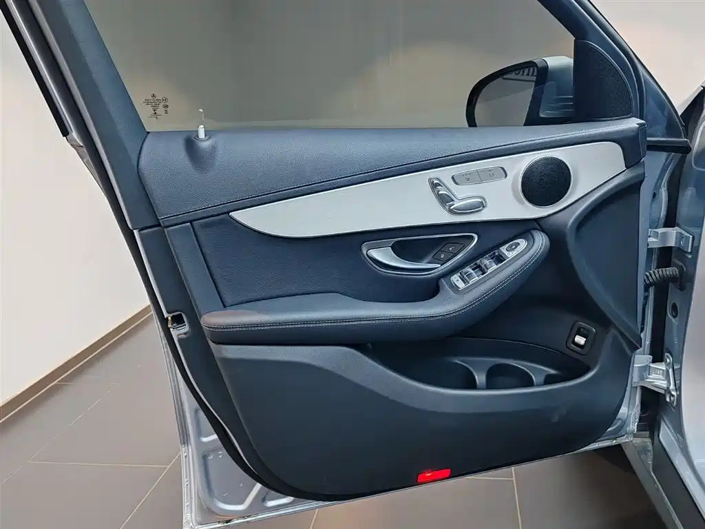 Mercedes-Benz GLC 2022 Facelift GLC 260 L 4MATIC Dynamic фото 8