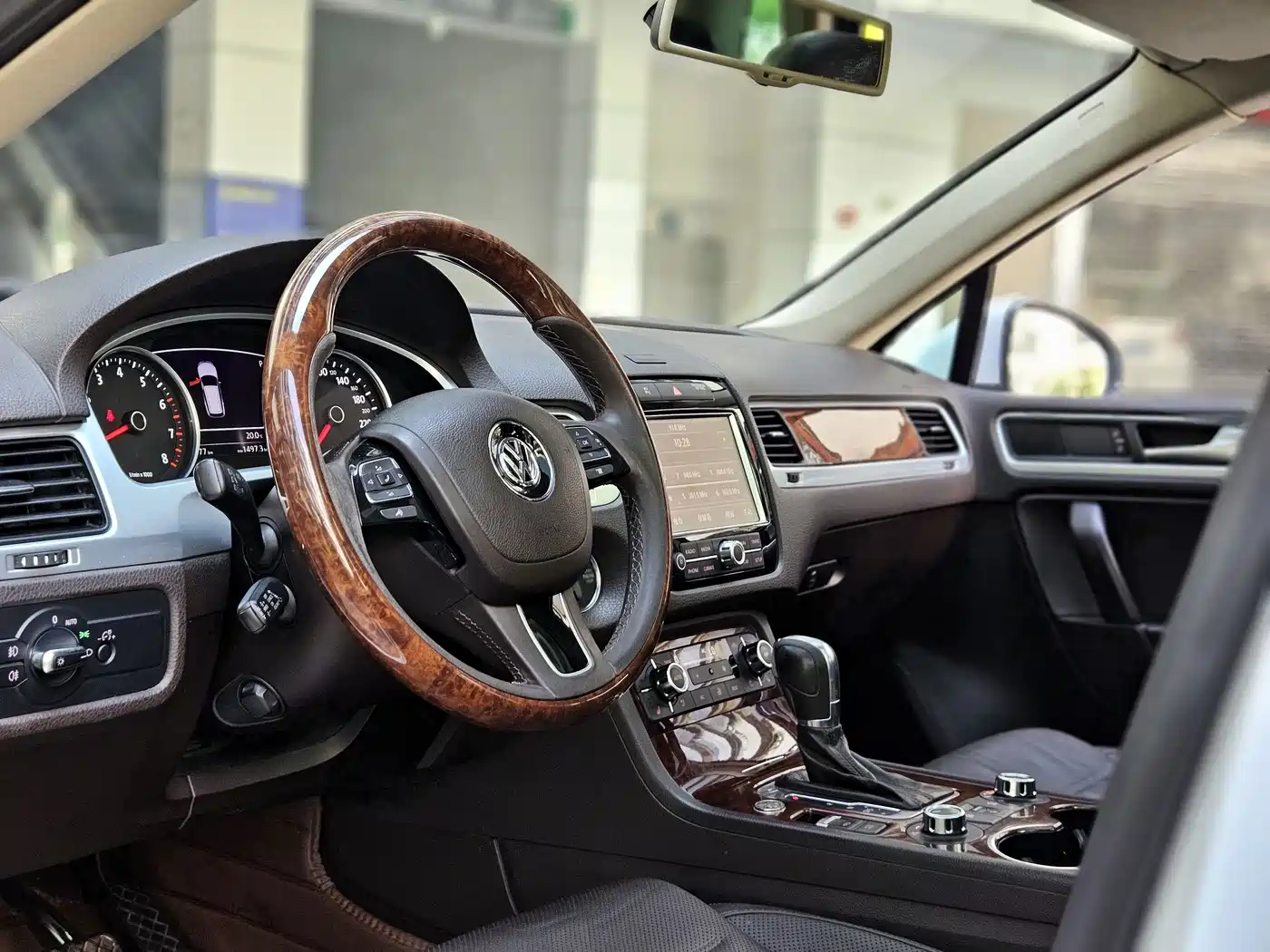 Volkswagen Touareg 2011 3.0TSI Premium фото 8