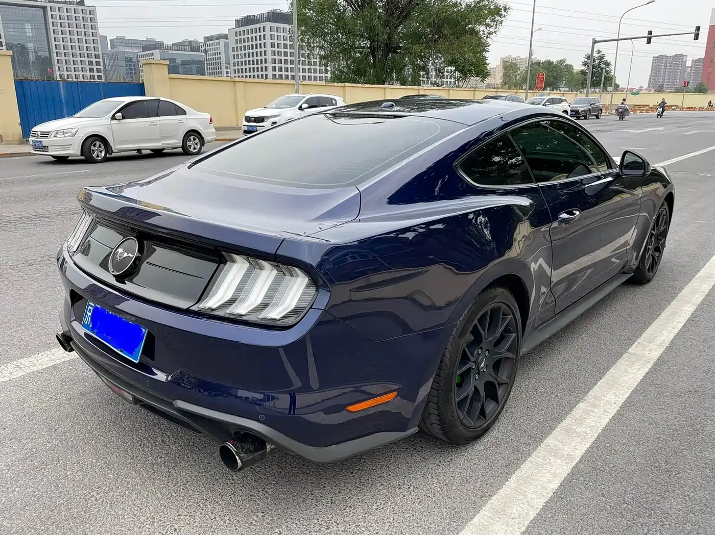 FORD MUSTANG