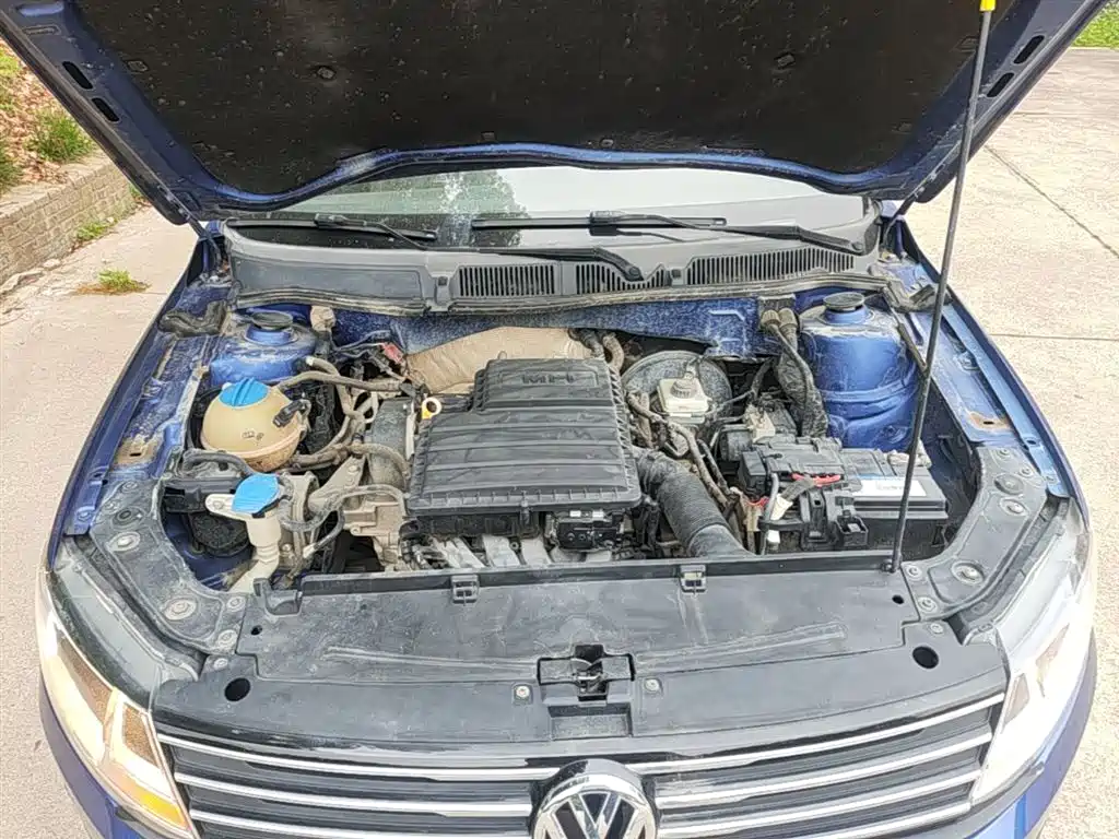 Volkswagen Lavida Tour 2015 1.6L Automatic Comfort Edition фото 20