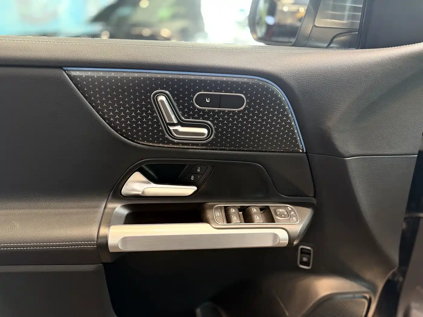 Mercedes-Benz EQB 2026 2025 EQB 260