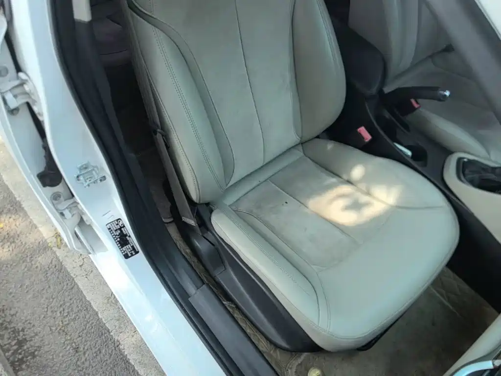 Фото 25 - Buick Excelle
