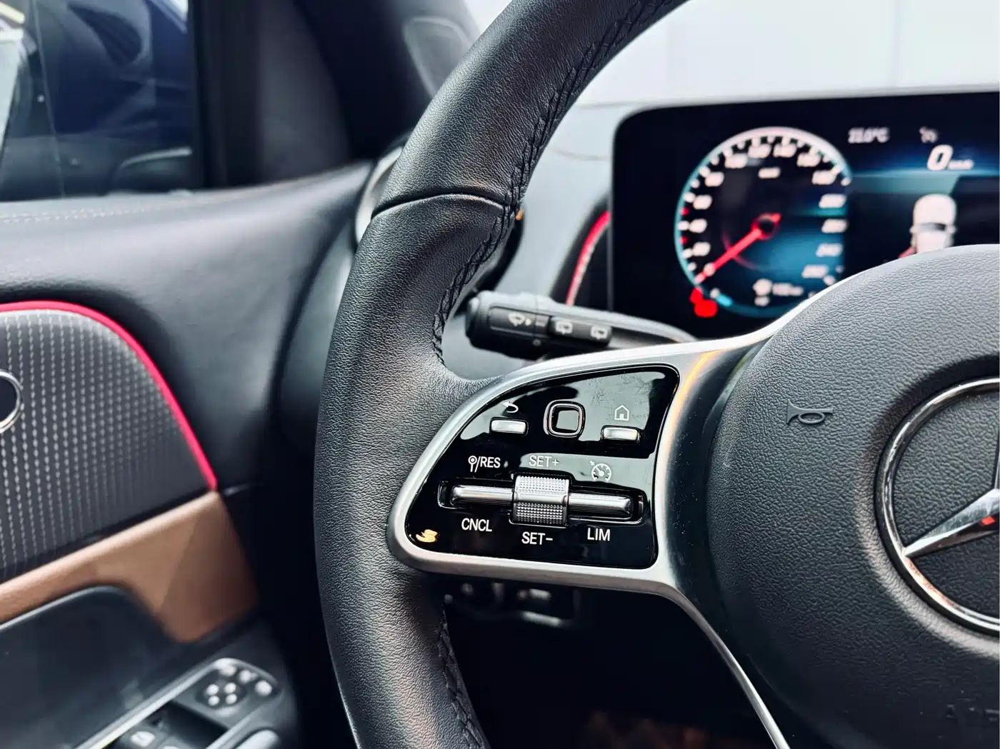 Mercedes-Benz GLB 2020 Facelift GLB 200 Style фото 21