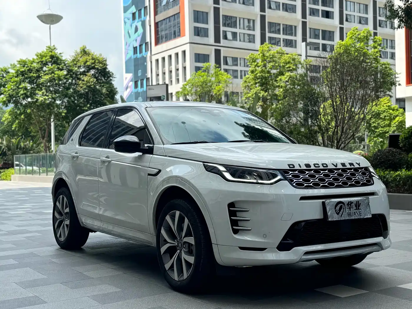 LAND ROVER DISCOVER SPORTS