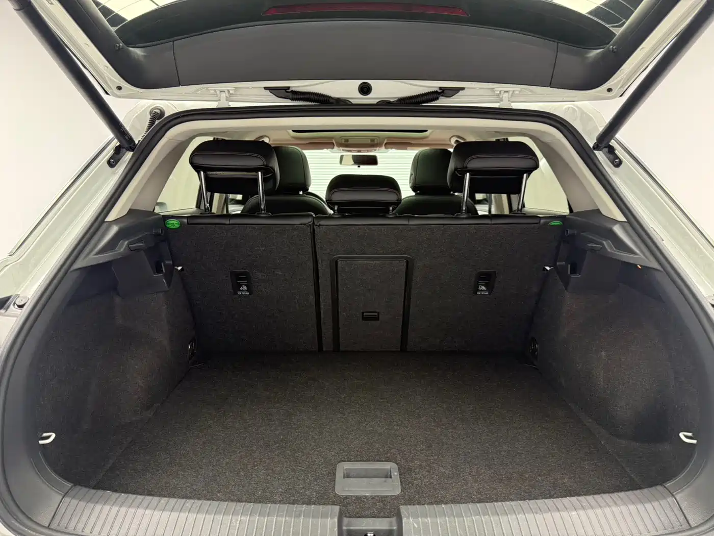 VOLKSWAGEN T ROC EXPLORING SONGS