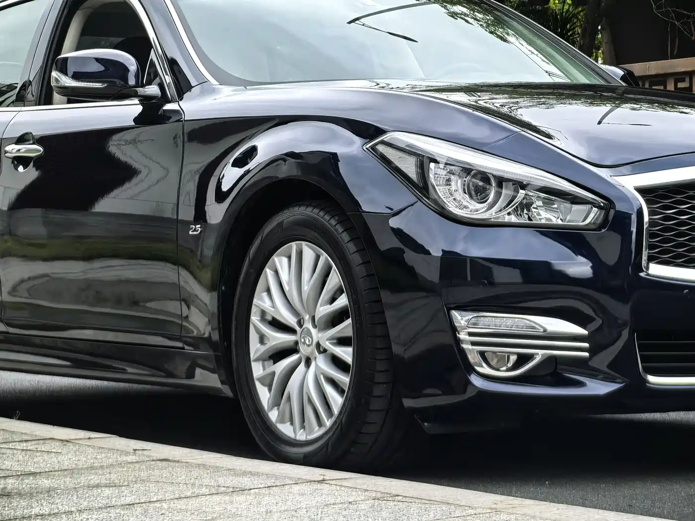 Infiniti Q70 2015 Q70L 2.5L Enjoyment Edition фото 6