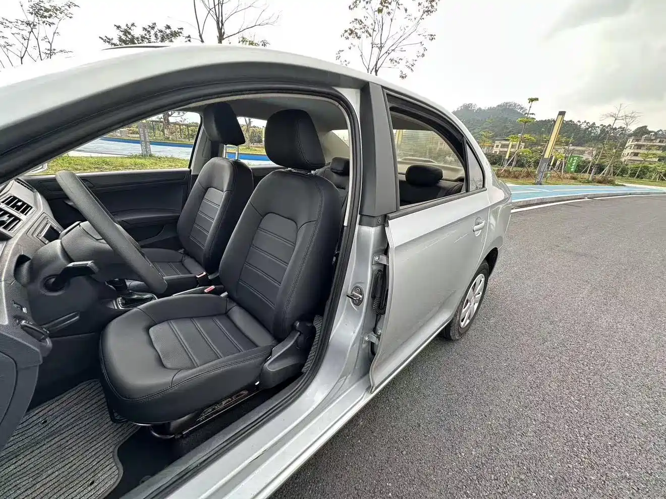 Volkswagen Santana 2013 1.6L Automatic Trend Edition фото 9