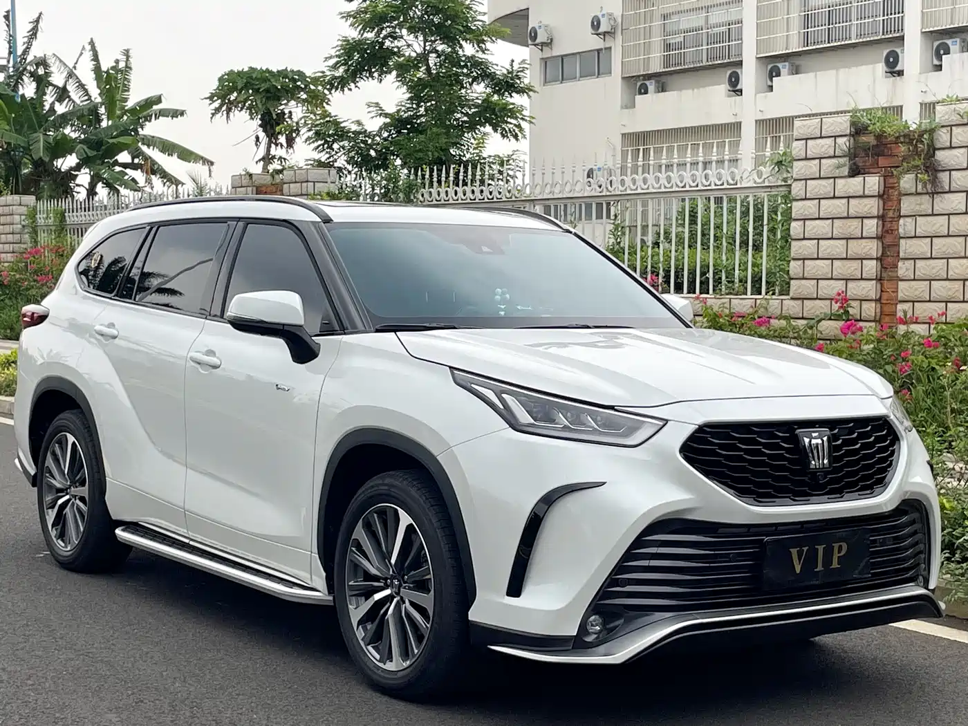 TOYOTA CROWN LUFANG