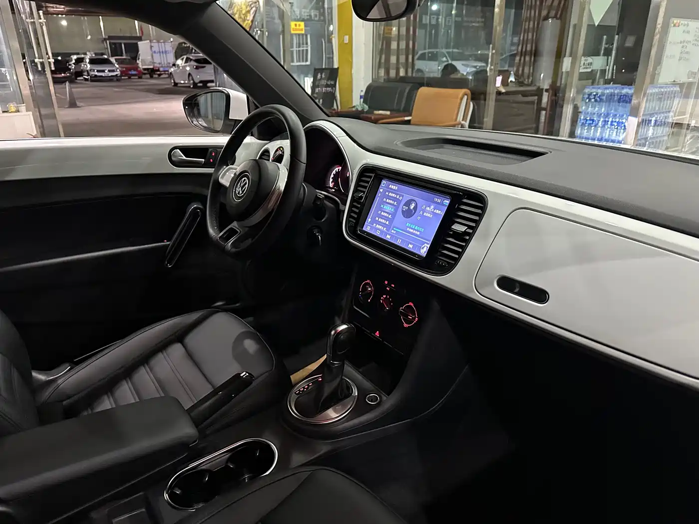 Volkswagen Beetle 2015 180TSI фото 8