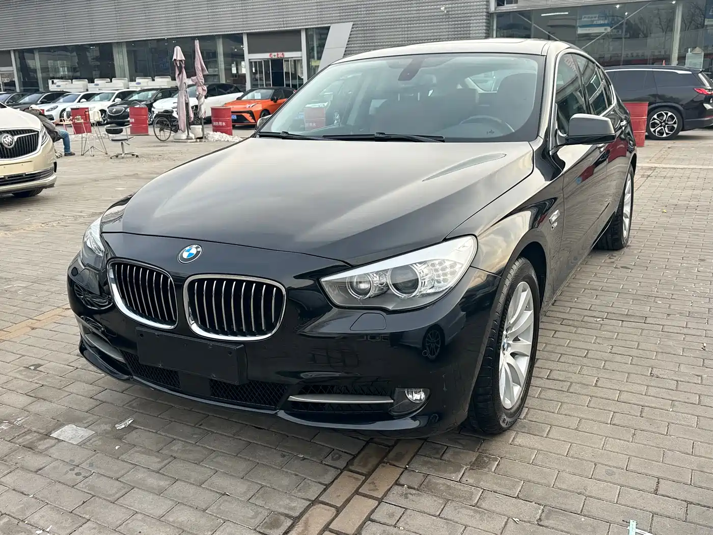 BMW 5 Series GT 2011 535i xDrive Luxury Model