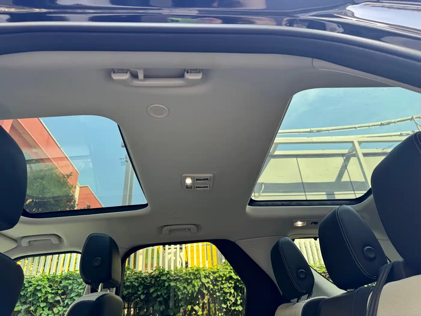 Land Rover Discovery 2023 Facelift 360PS R-Dynamic S фото 15