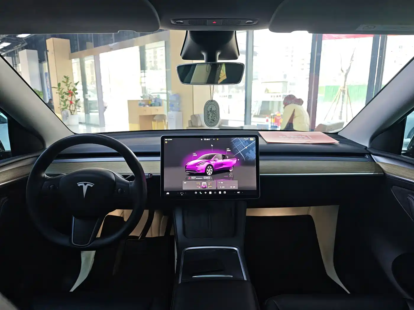 TESLA MODEL Y