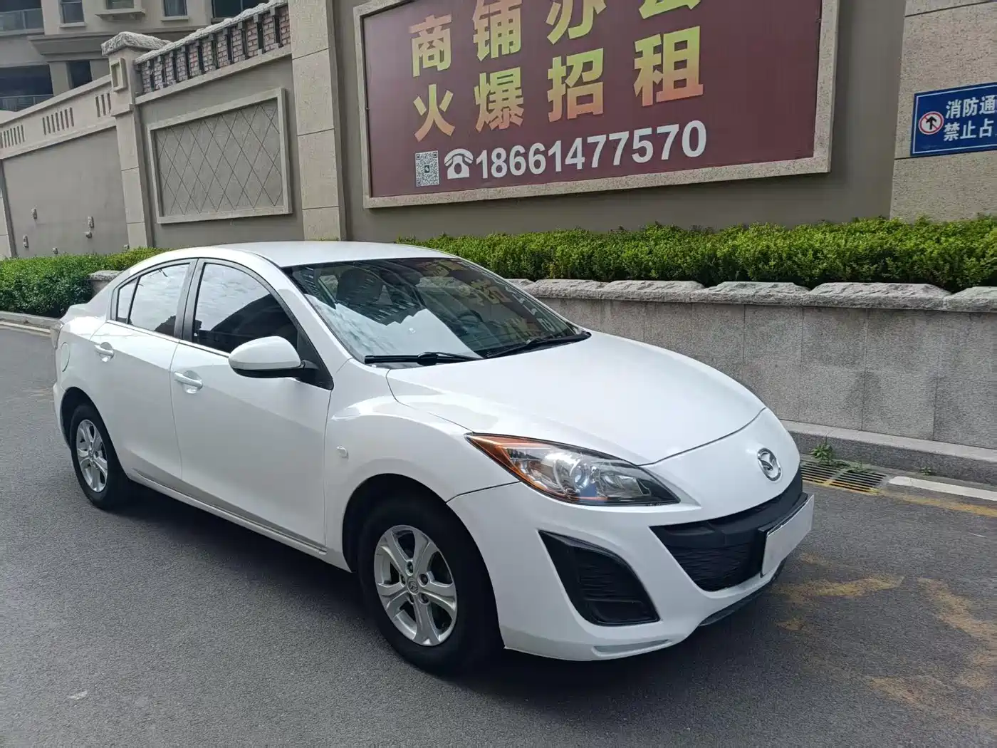 Mazda Mazda3 Axela 2014 2011 Sedan 1.6L Manual Comfort