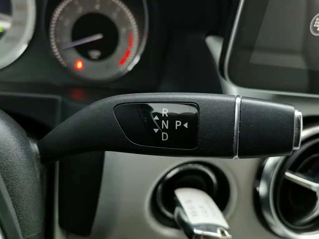 صورة 13 - Mercedes-Benz GLK-Class