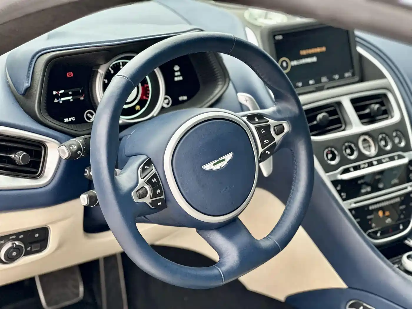 Aston Martin DB11 2021 2020 4.0T V8 Coupe