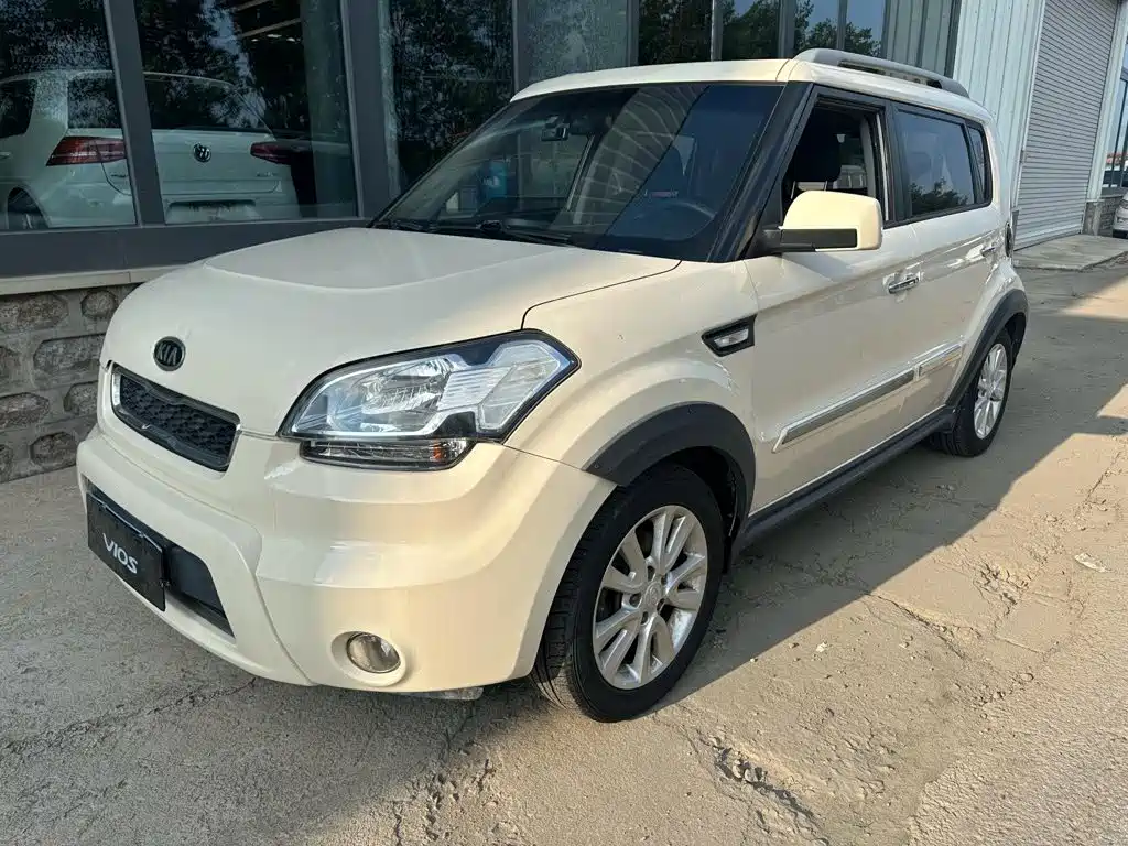 Kia Soul 2013 2013 1.6L AT GL