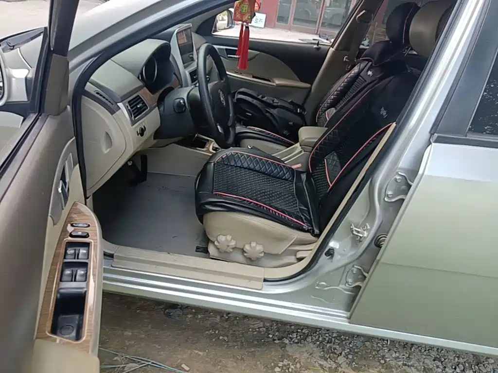 Фото 16 - Buick Excelle