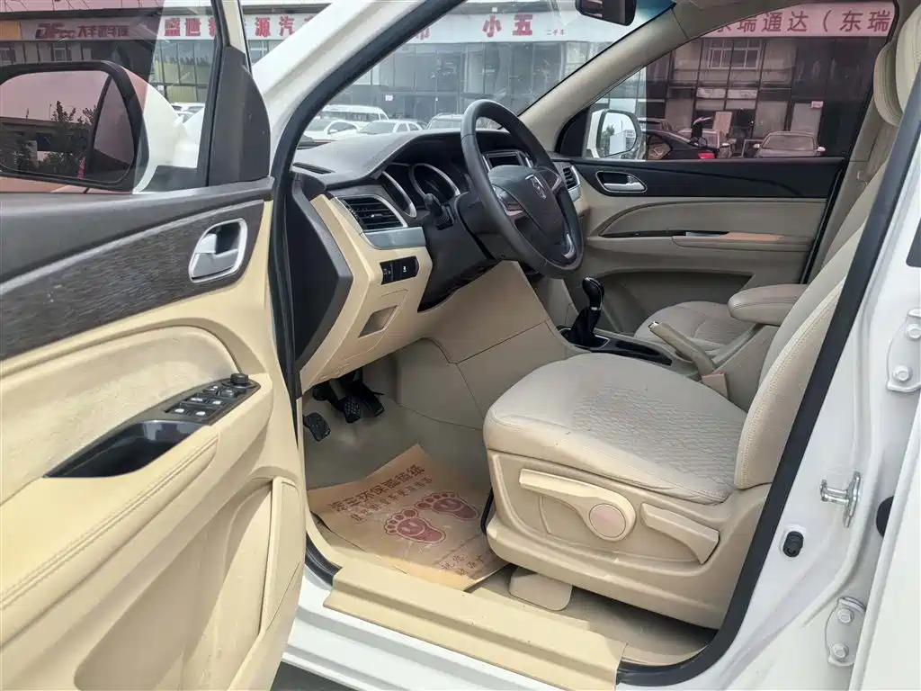 Baojun 730 2019 2016 1.5L Manual Premium 7-Seater (China V)