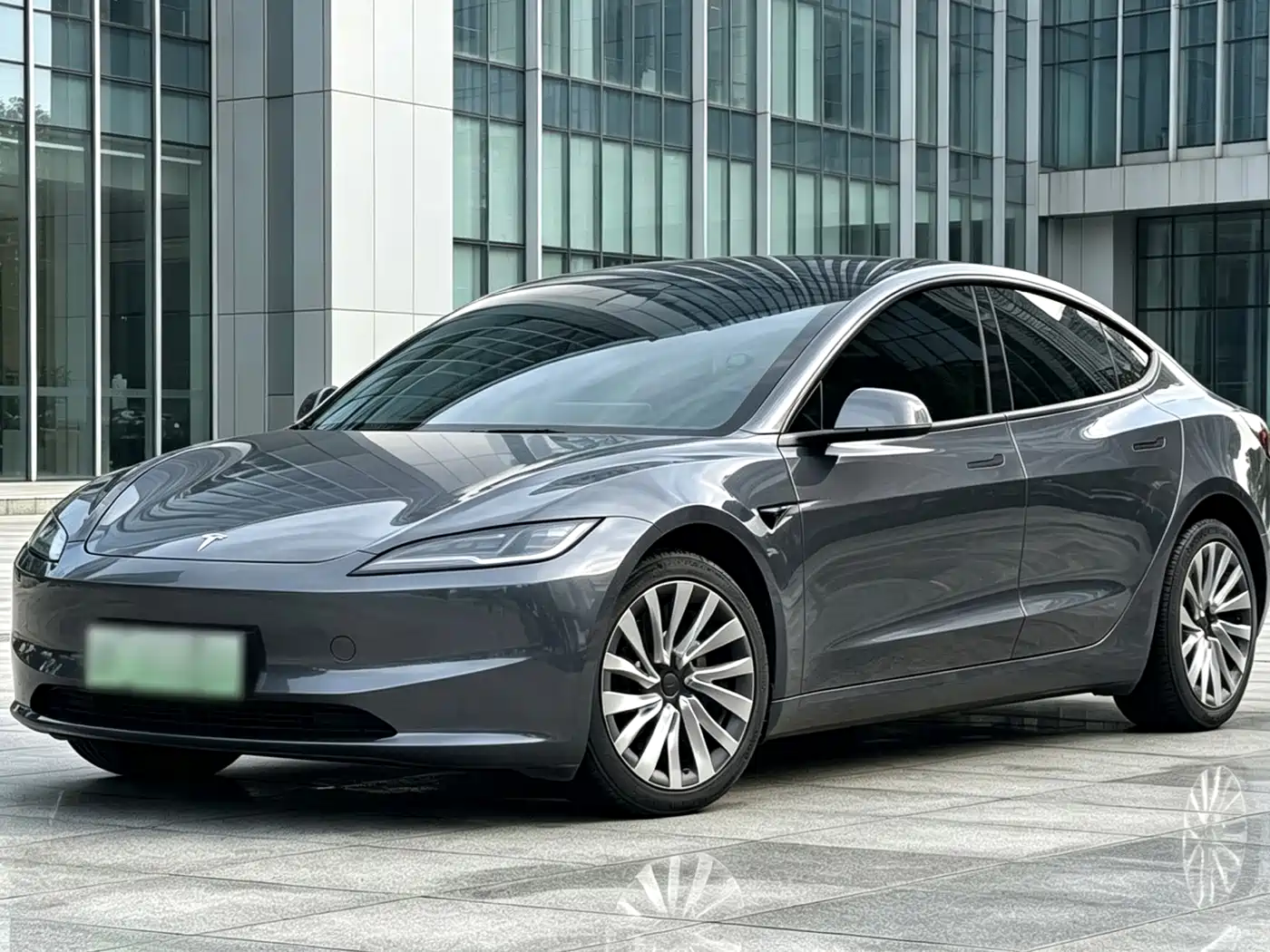 Tesla Model 3 2025
