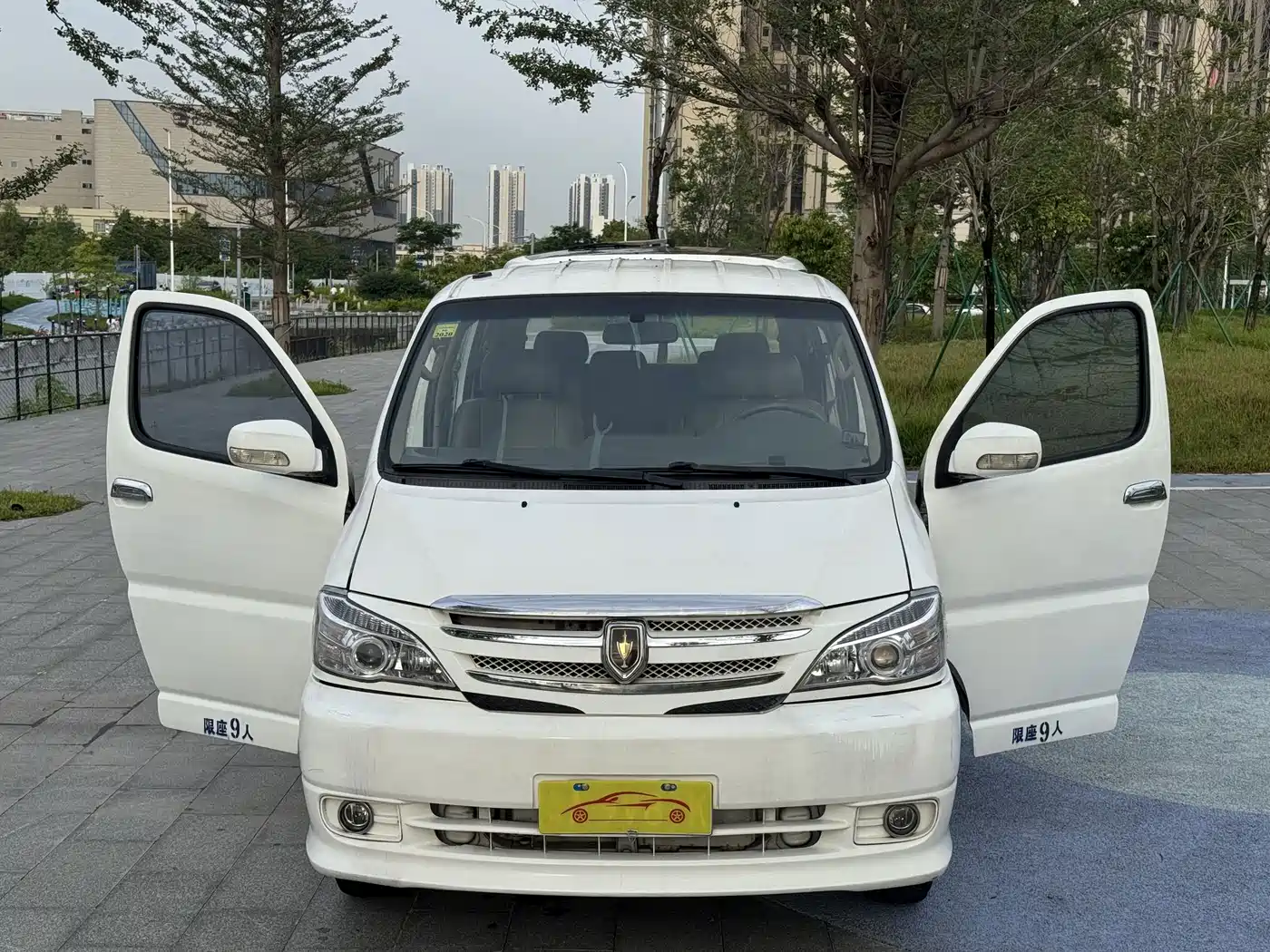 Jinbei Grace 2010 2010 2.4L-3rd Gen Prestige Standard 9-seater 4RB2