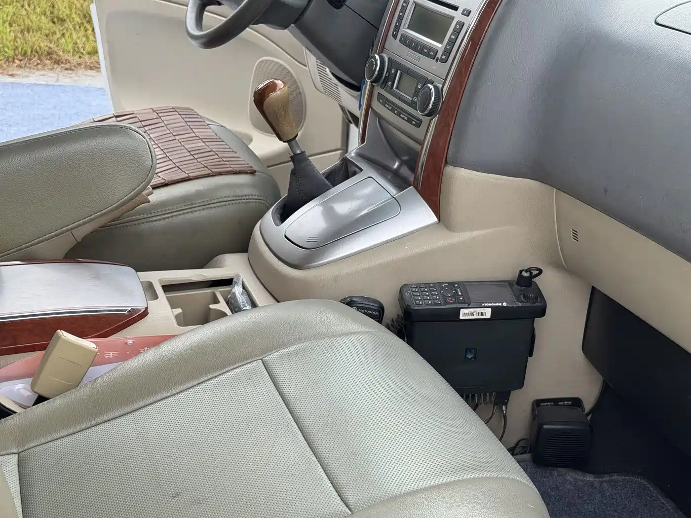 Jinbei Grace 2010 2010 2.4L-3rd Gen Prestige Standard 9-seater 4RB2