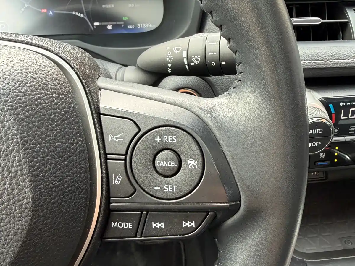 Toyota Wildlander 2023 Hybrid 2.5L E-CVT AWD Premium Edition фото 20