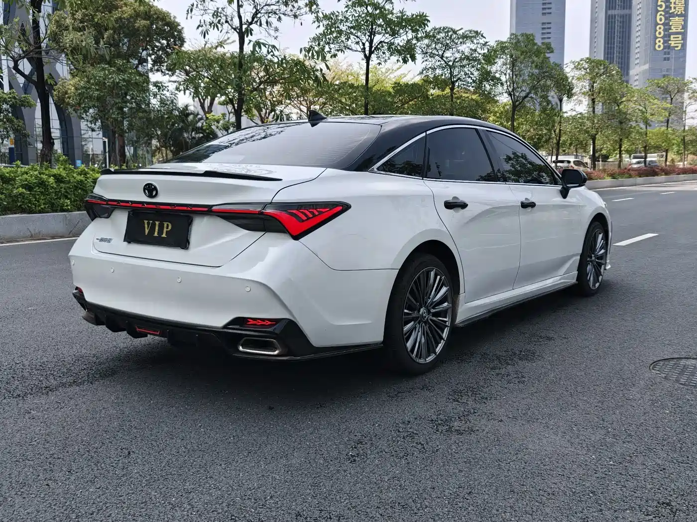 Toyota Avalon 2022 2.0L Luxury Edition фото 12