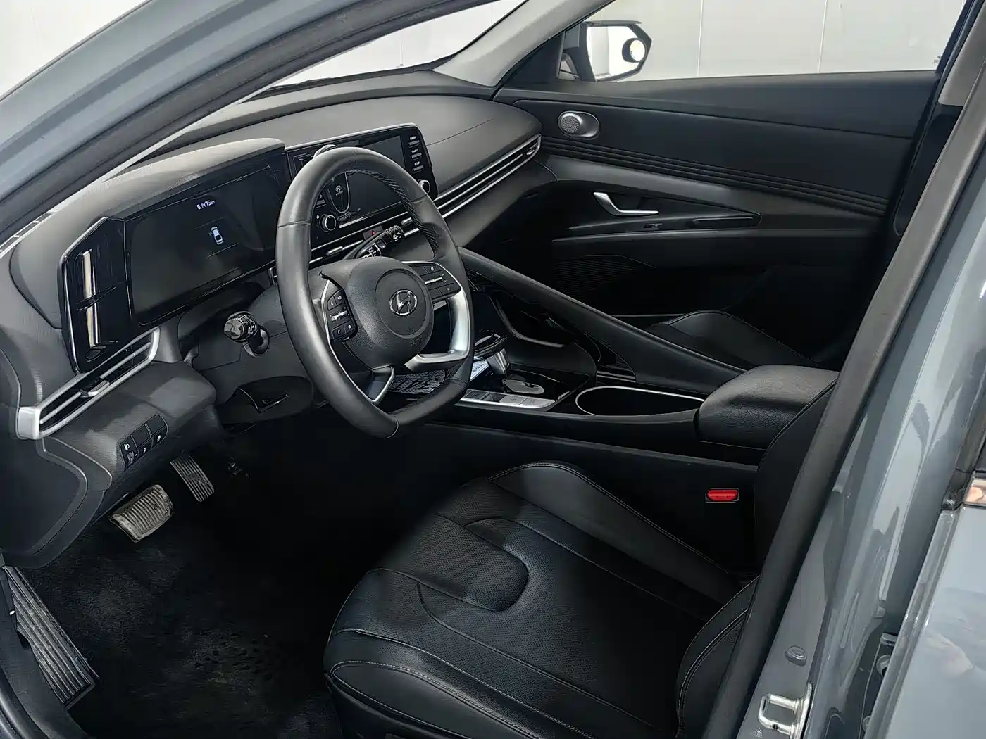 Hyundai Elantra 2021 1.5L CVT GLX Elite Edition фото 7
