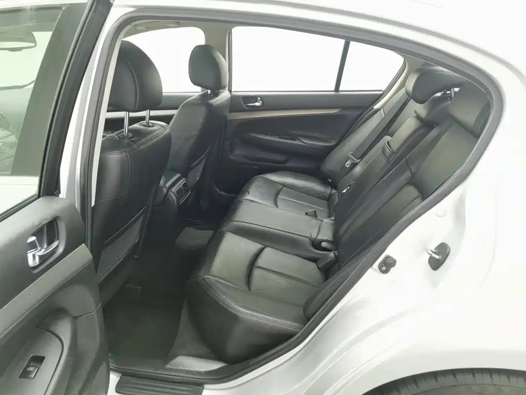 Infiniti G Series 2011 2010 G25 Sedan Sport Edition