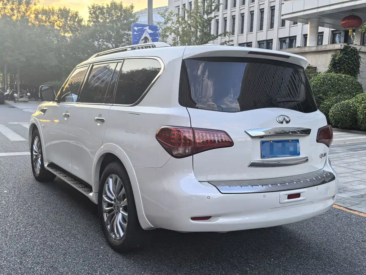 Infiniti QX80 2016 2016 5.6L 4WD