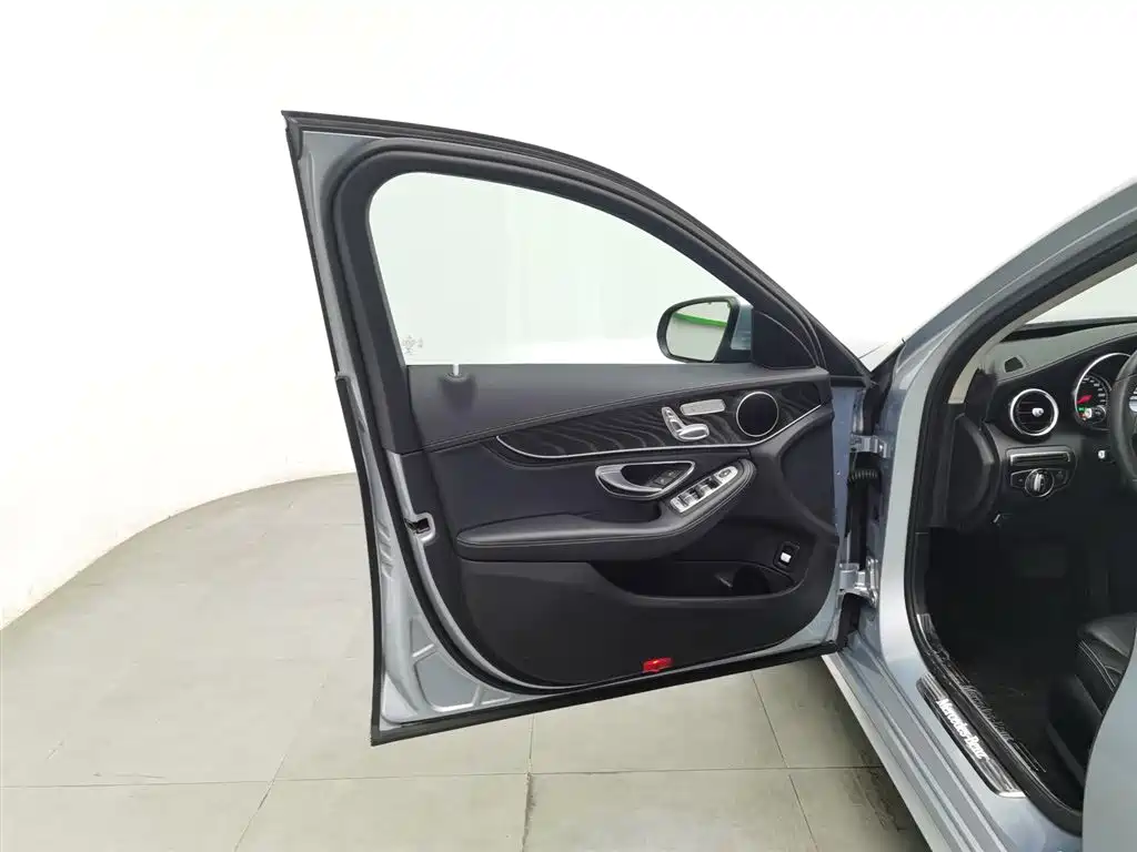Mercedes-Benz C-Class 2017 C 200 L Sport фото 8