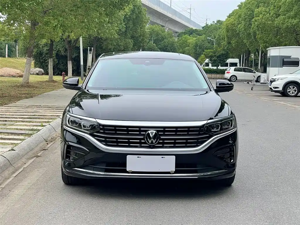 Photo 3 - Volkswagen Passat