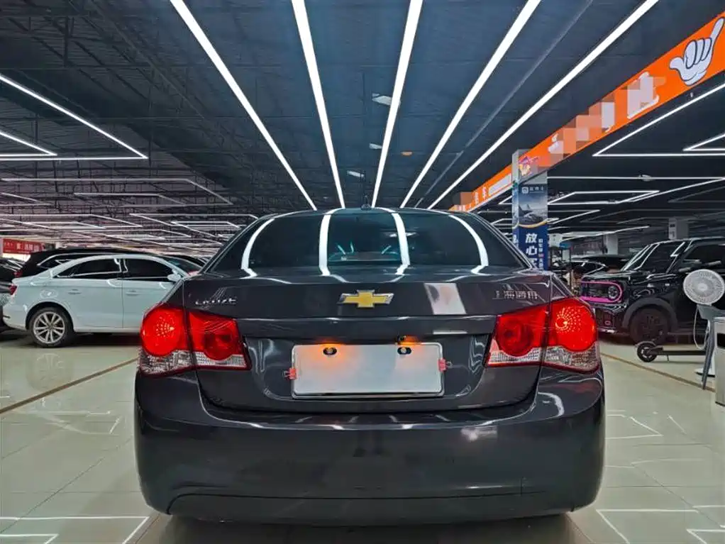 Chevrolet Cruze 2013 Model 1.8L SX AT фото 8