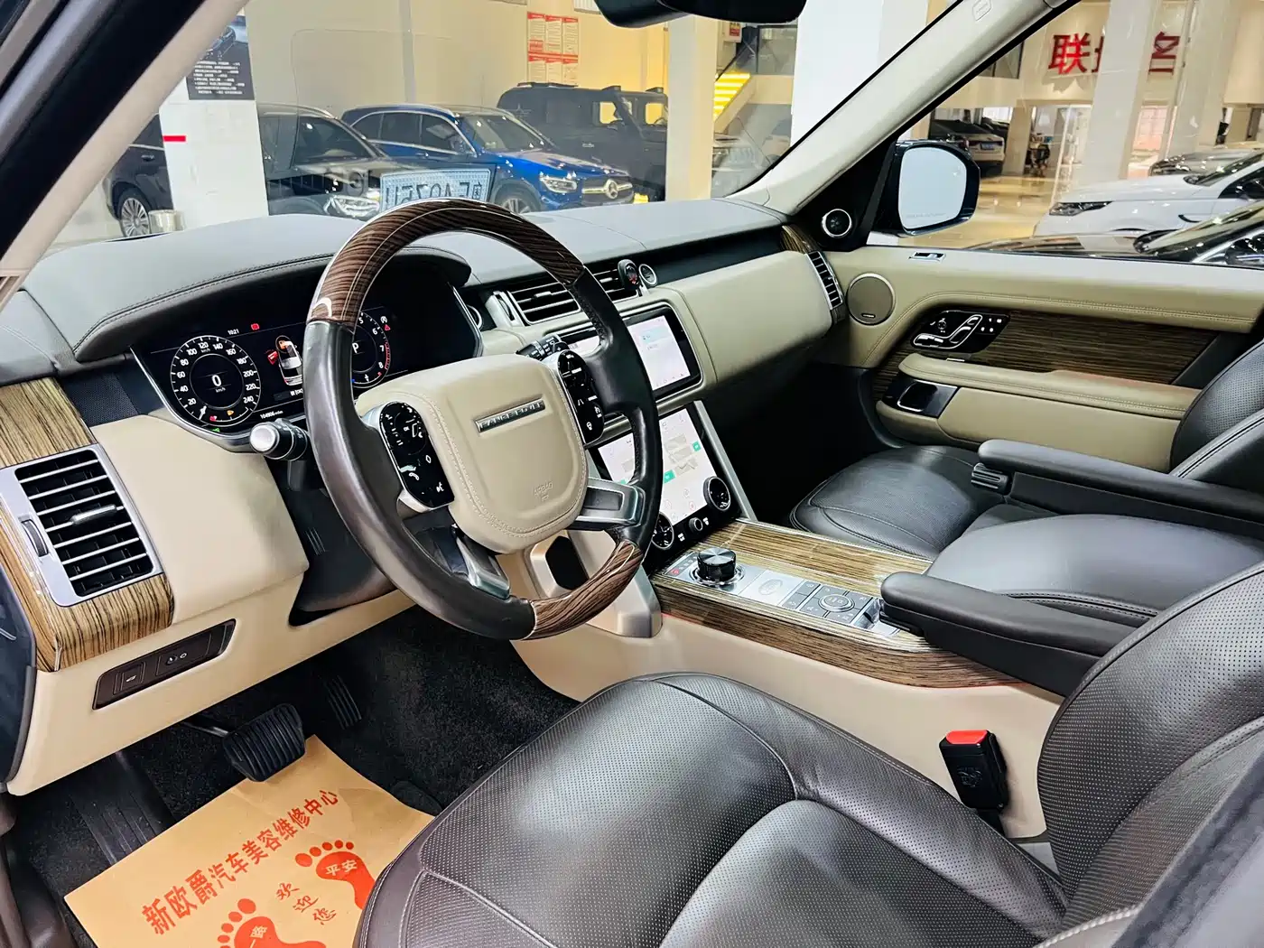 Land Rover Range Rover 2018 3.0 SC V6 Vogue Heritage Extended Edition фото 15