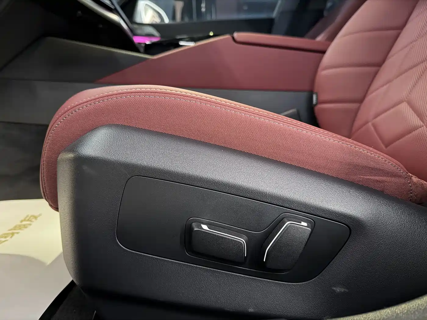 BMW 5 Series 2025 530Li Leading M Sport Package фото 10