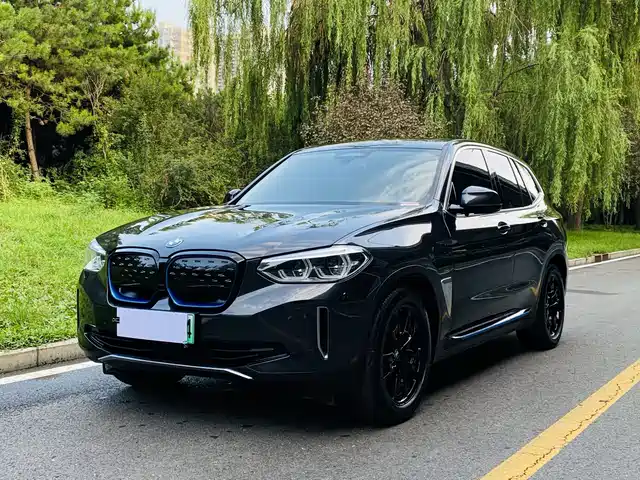 BMW iX3 2021