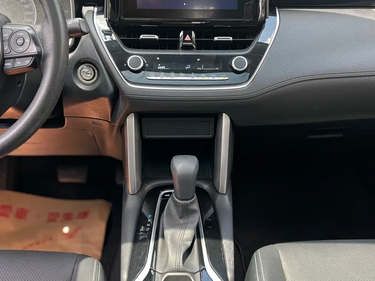 Toyota Frontlander 2022 2.0L CVT Luxury Edition фото 13
