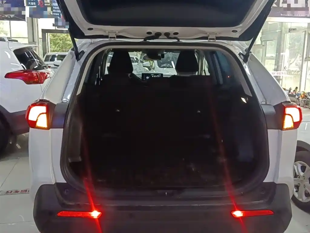Toyota RAV4 Rongfang 2024 2.0L CVT FWD Urban Edition фото 19
