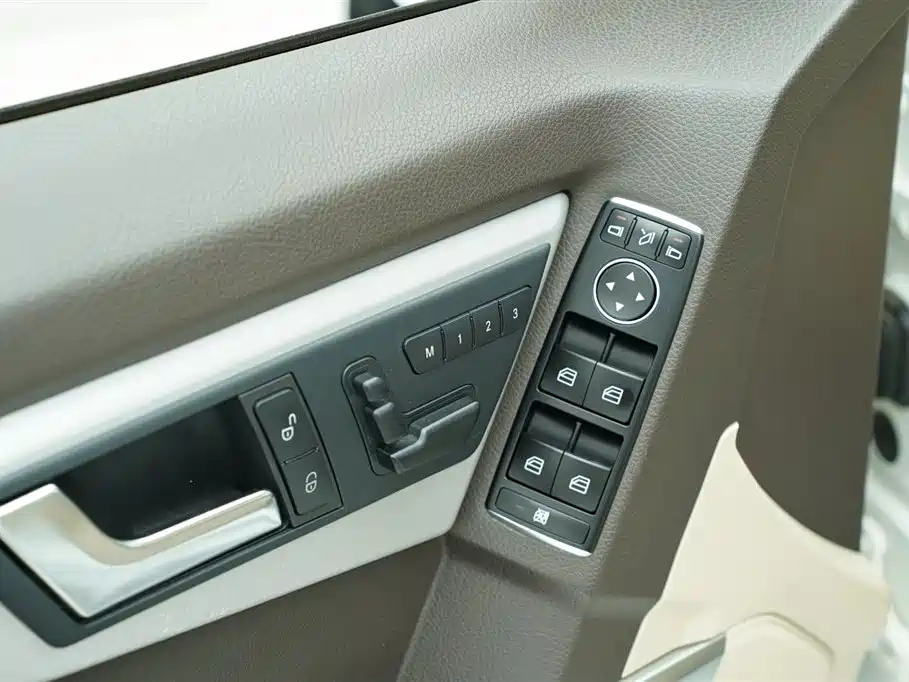 Mercedes-Benz GLK-Class 2015 GLK 300 4MATIC Fashion Ultimate Edition фото 12