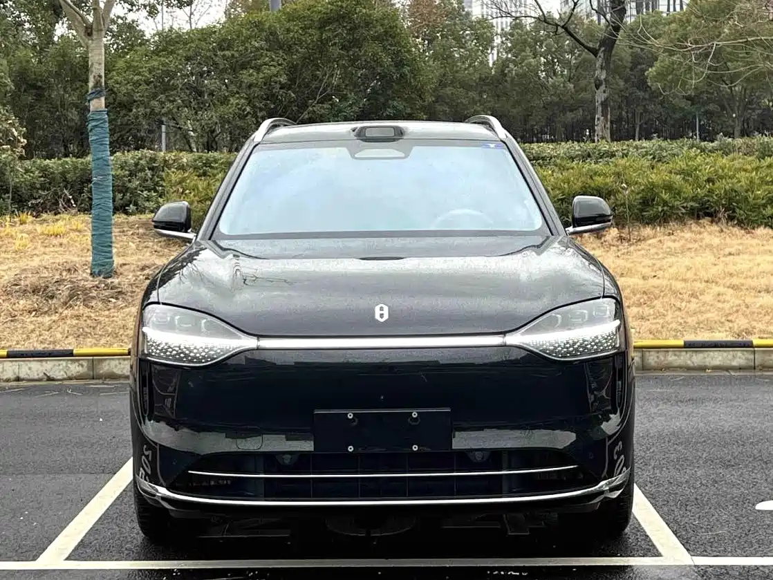 AITO Wenjie AITO M9 2026 Extended Range Ultra Edition 52kWh 6-seater фото 2