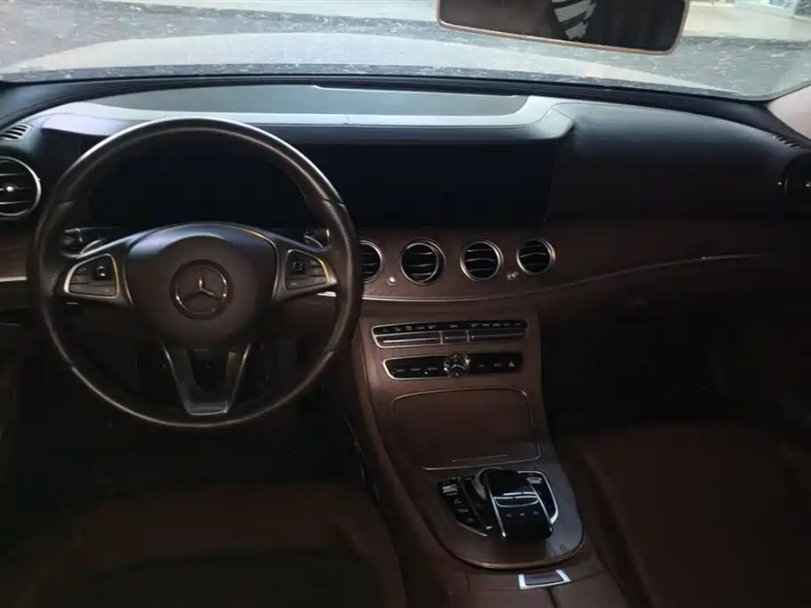 Mercedes-Benz E-Class 2018 E 300 L Luxury фото 12