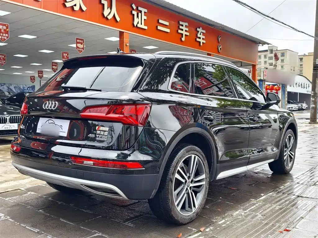 AUDI Q5L