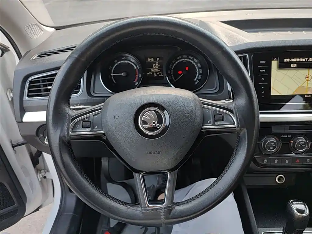 Škoda Kamiq 2020 Model 1.5L Automatic Comfort фото 11