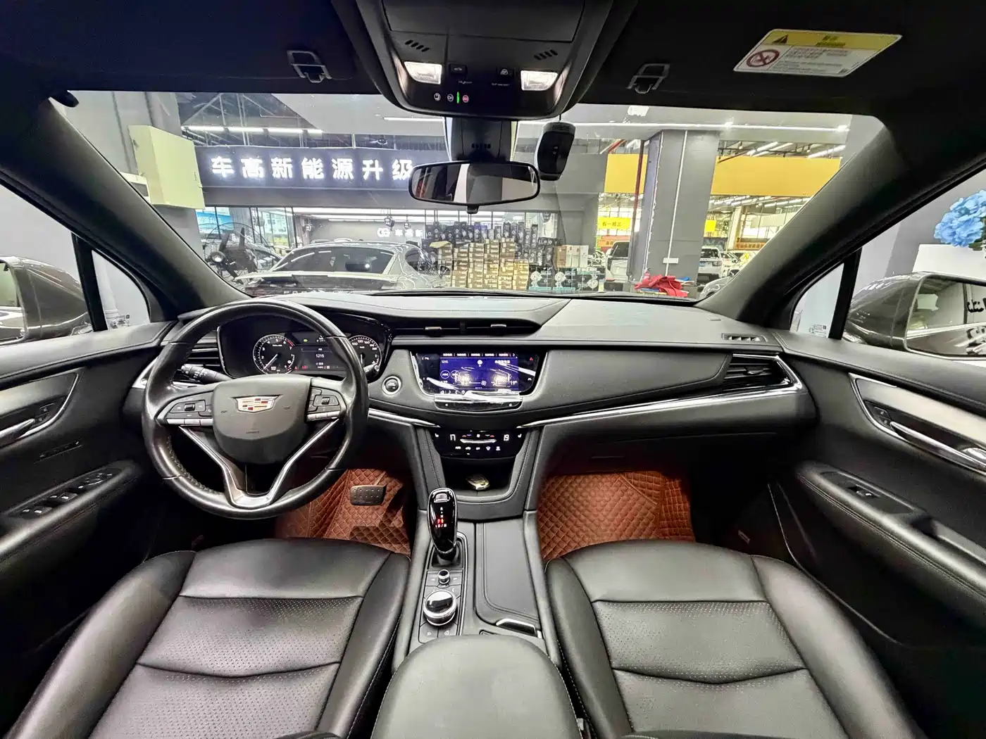 CADILLAC XT6